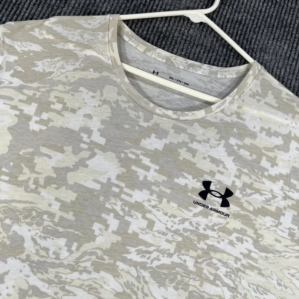 Under Armour Shirt Mens 3XL White Gray Camo Short Sleeve Loose Fit Active Casual